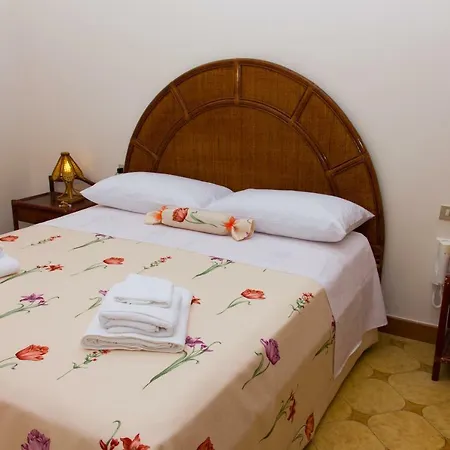 Casa Caramella أفولا
